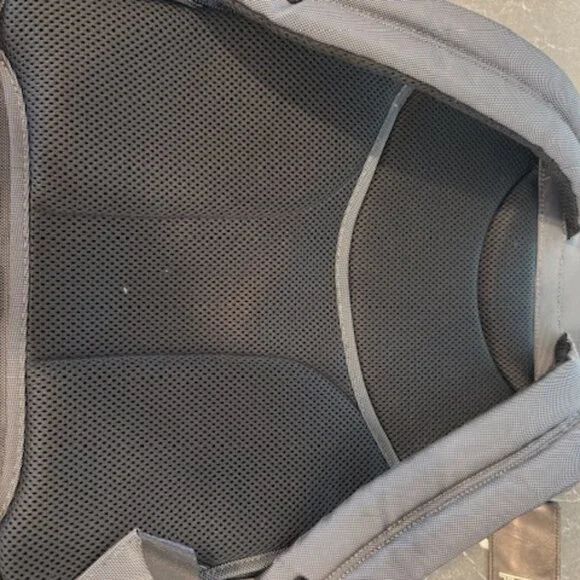 Tumi Alpha 2 - Back Pack - Picture 2 of 5